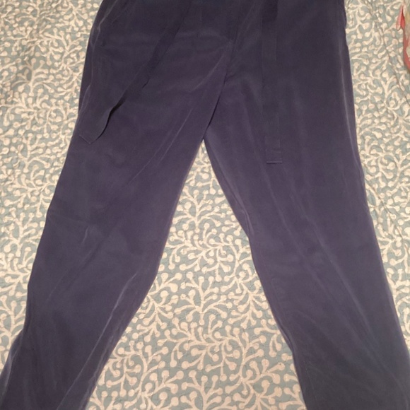 Gap navy pant size small - stretch at back. - Picture 15 of 16